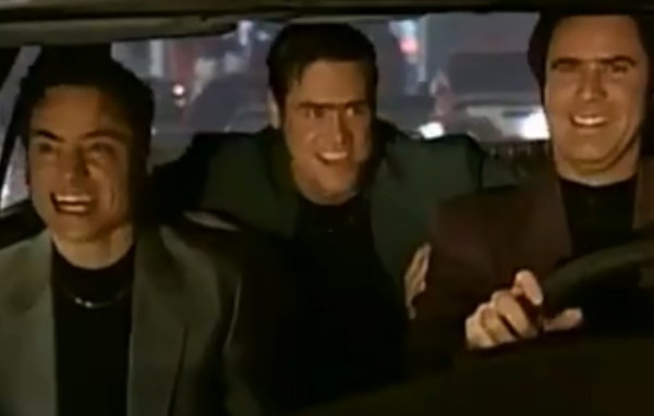 金凯瑞最新电影名字,金凯瑞三个人在车里摇头的表情包图1